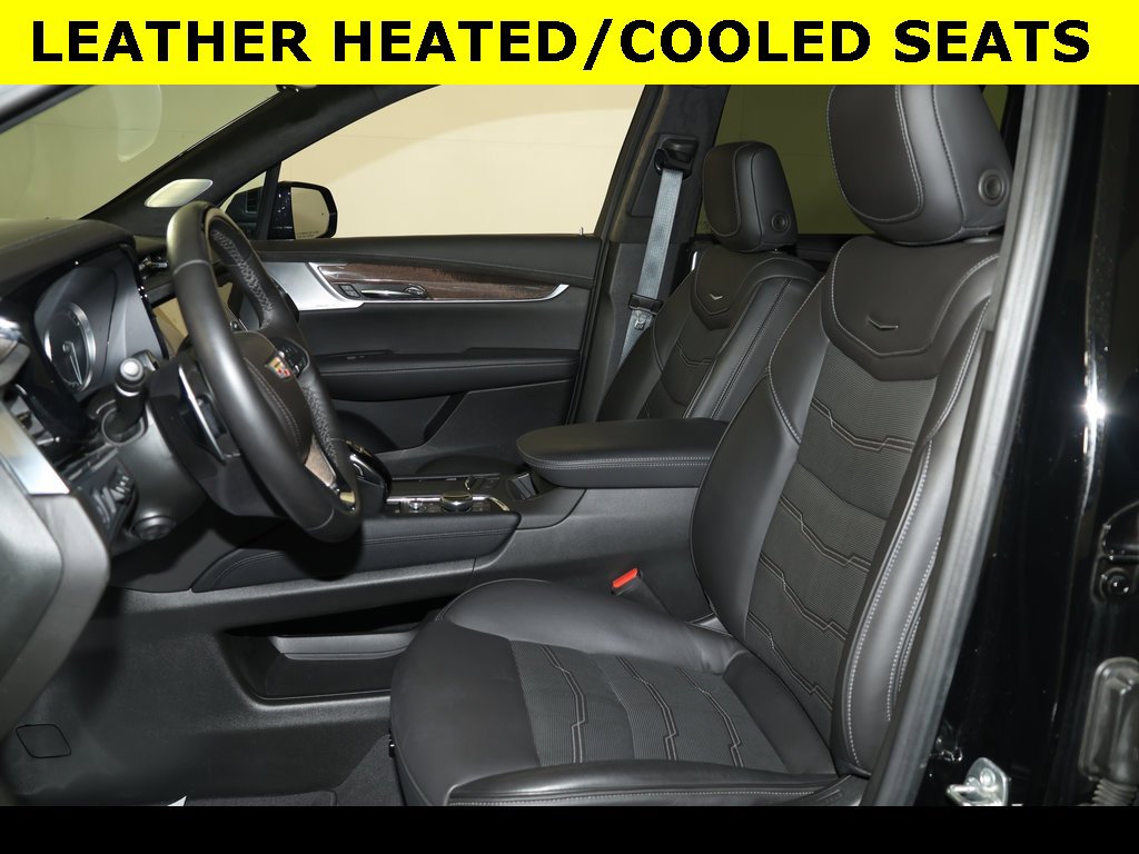 Used 2024 Cadillac XT6 Sport w/ Platinum Package image 4