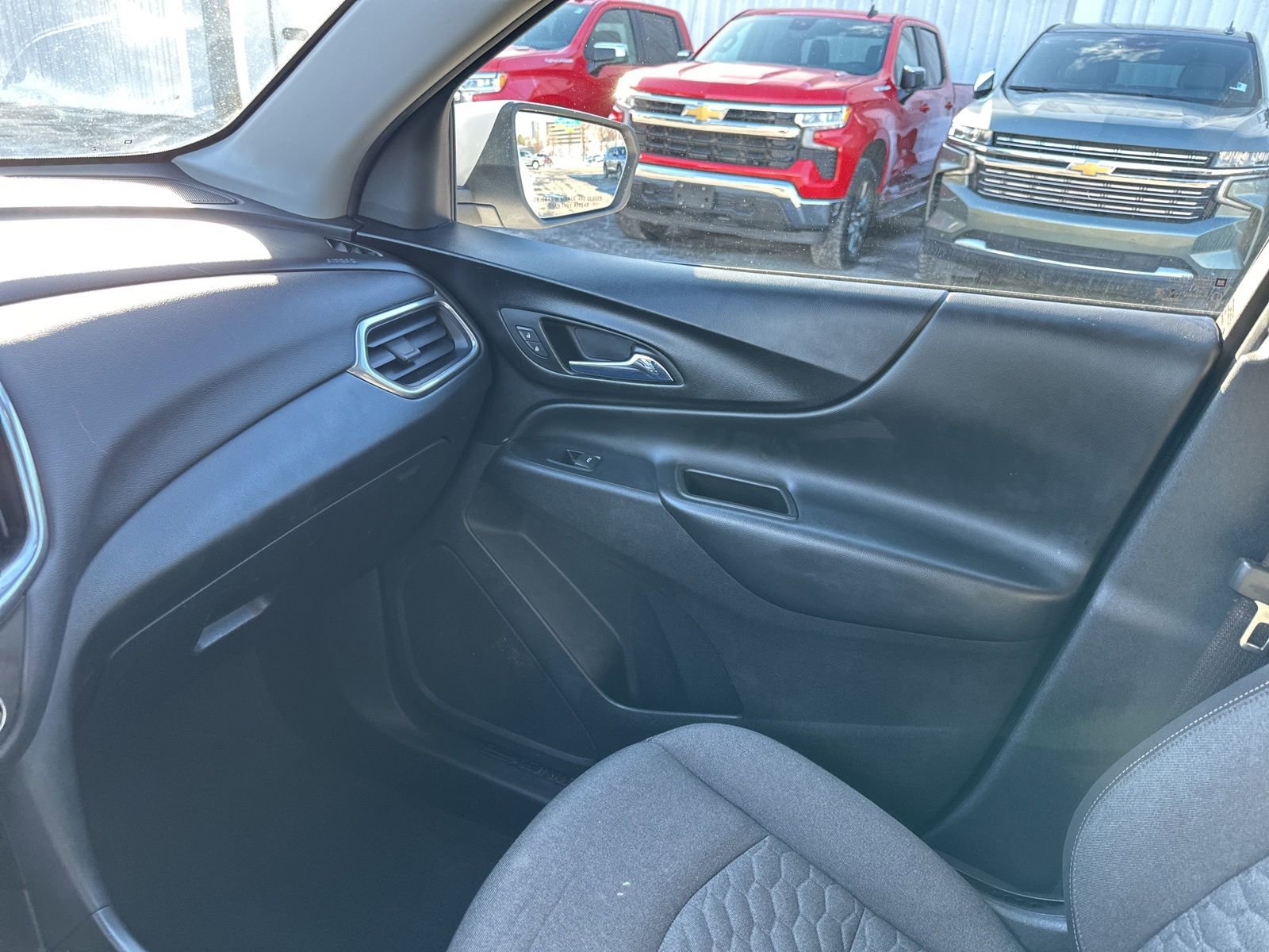 Used 2018 Chevrolet Equinox LT AWD/4WD image 32