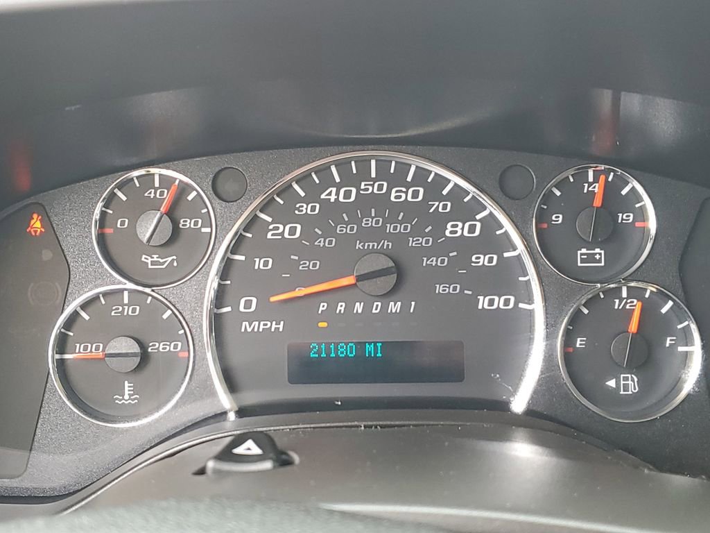 Used 2024 Chevrolet Express 2500 w/ Driver Convenience Package image 12