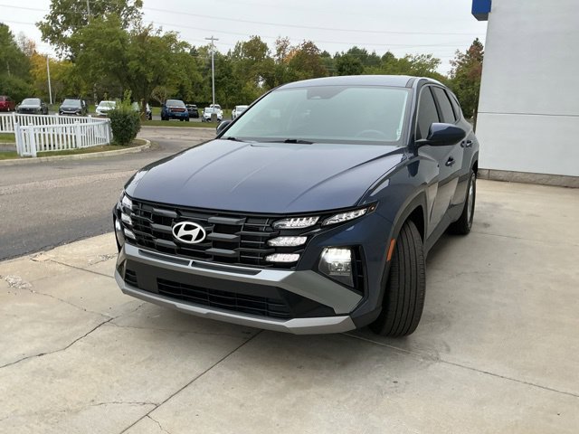 Used 2025 Hyundai Tucson SE FWD image 3