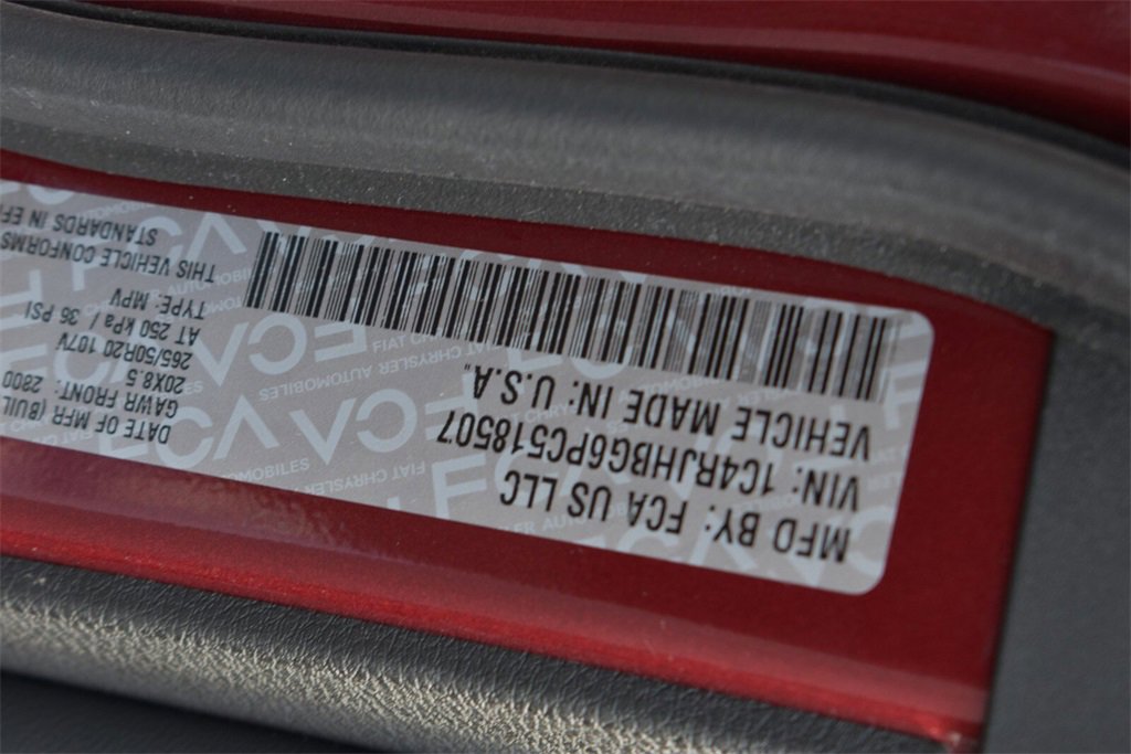 Used 2023 Jeep Grand Cherokee Limited w/ Black Appearance Package image 38