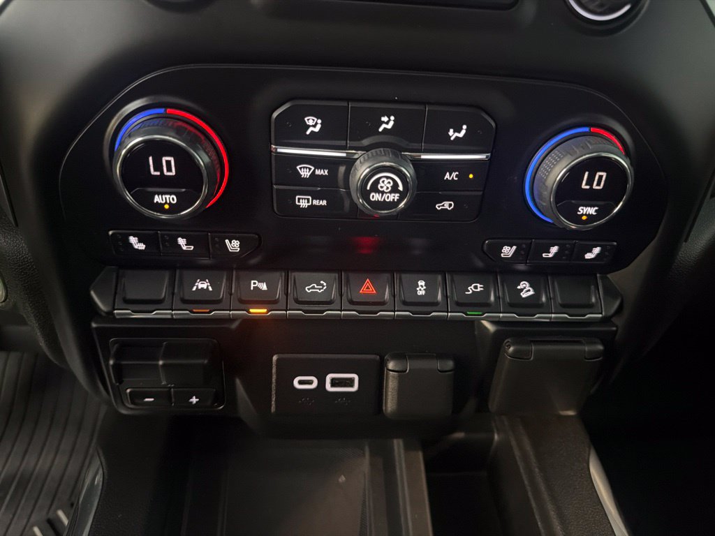 Used 2022 Chevrolet Silverado 1500 LTZ w/ LTZ Premium Package AWD/4WD image 18