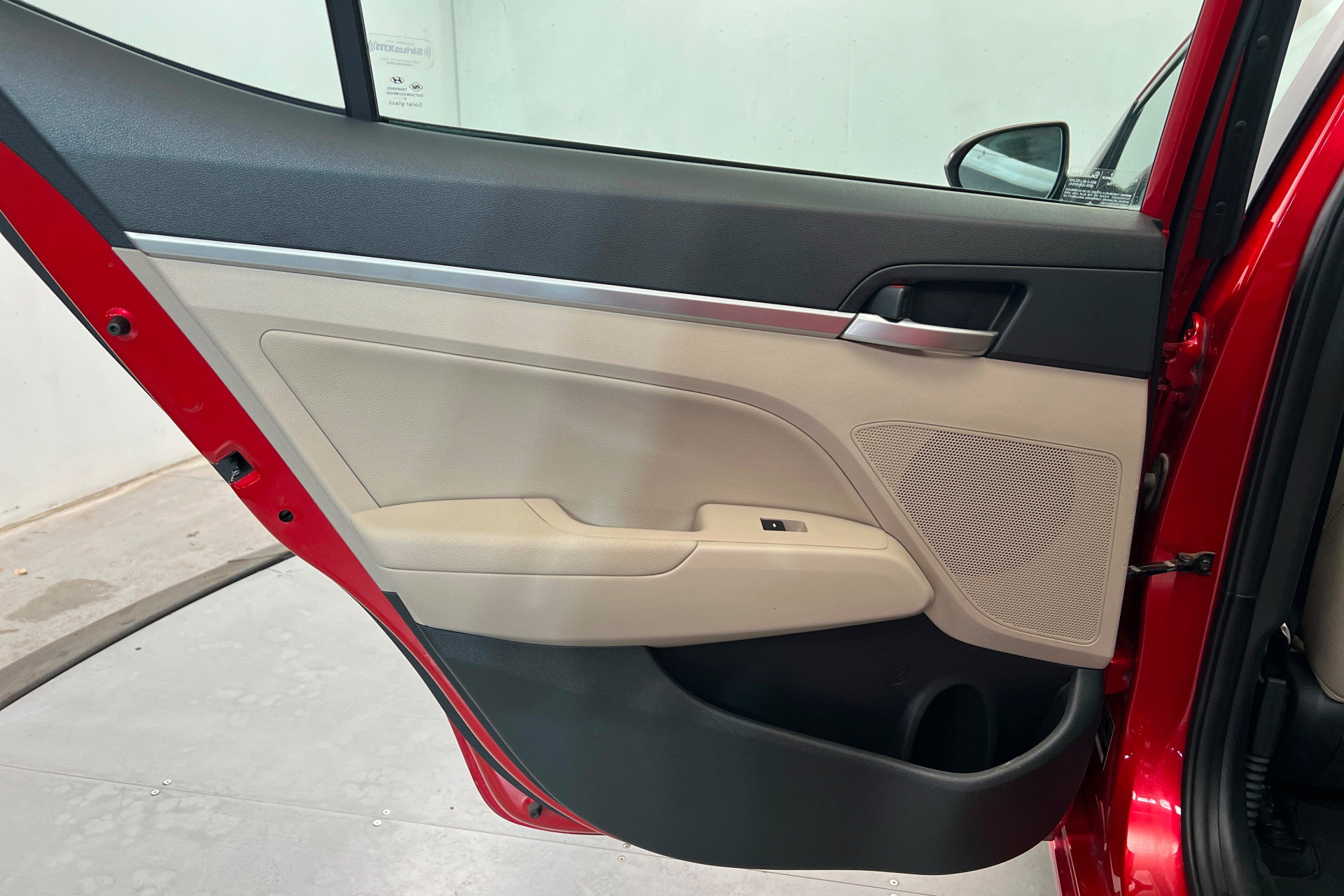 Used 2020 Hyundai Elantra Limited FWD image 18