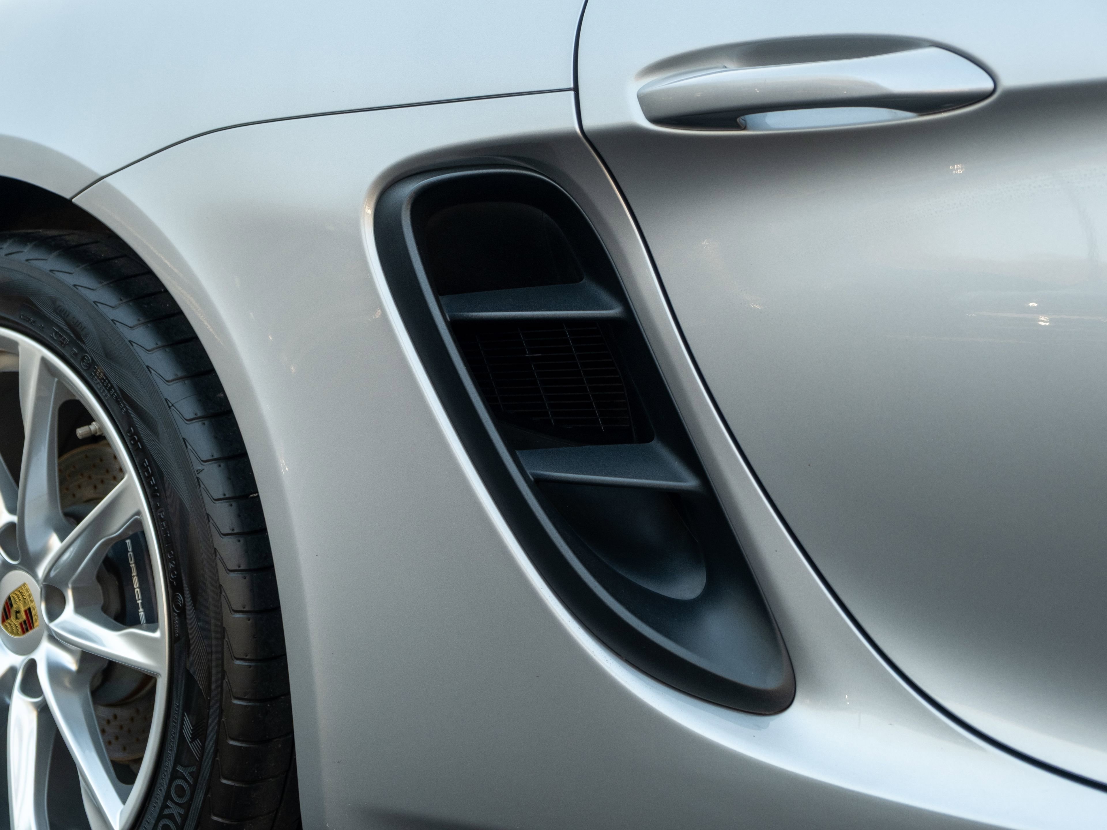 Certified 2018 Porsche 718 Cayman image 32