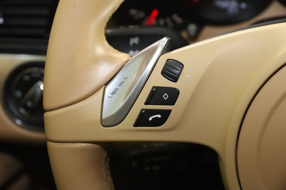 Used 2014 Porsche 911 Carrera image 48