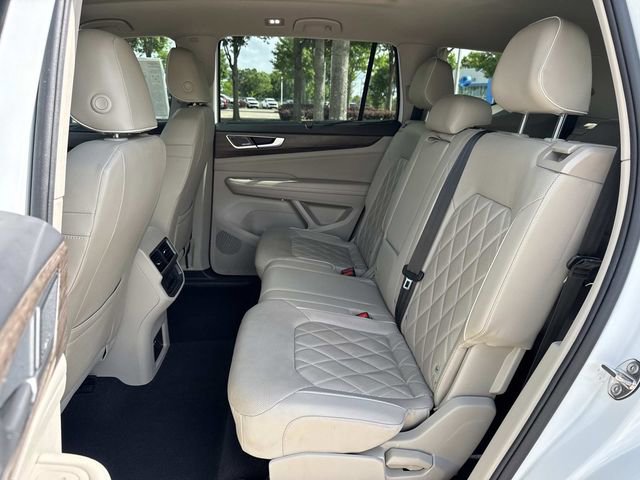 Used 2024 Volkswagen Atlas SEL Premium R-Line image 18