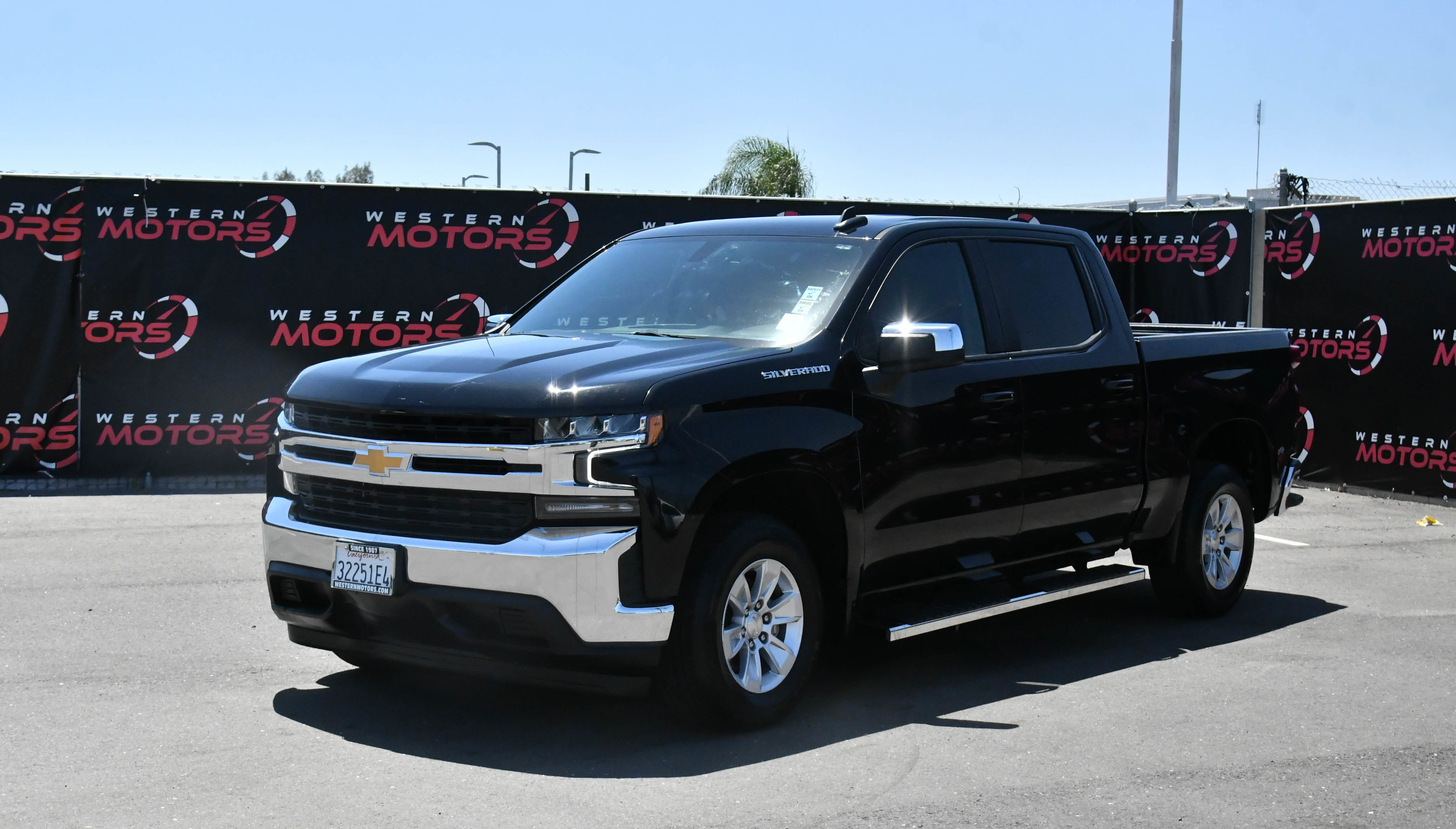 Used 2022 Chevrolet Silverado 1500 LT RWD image 3
