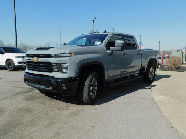 Used 2025 Chevrolet Silverado 2500 Custom image 4