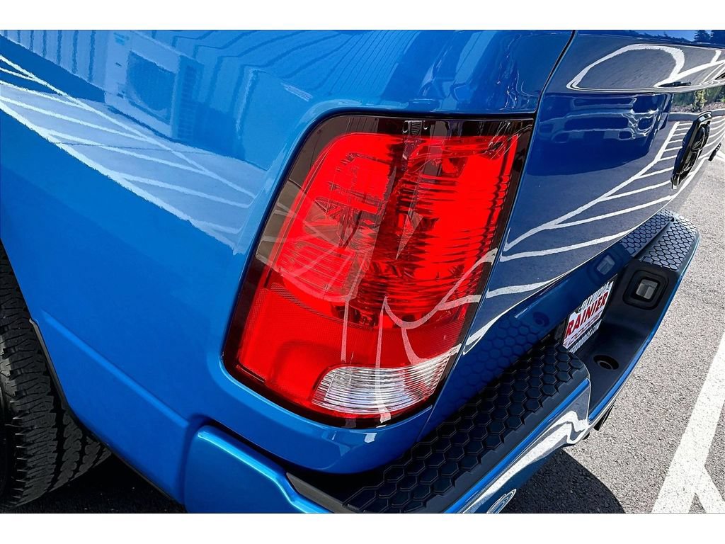 Used 2019 RAM 1500 Express w/ Hydro Blue Sport Package AWD/4WD image 28