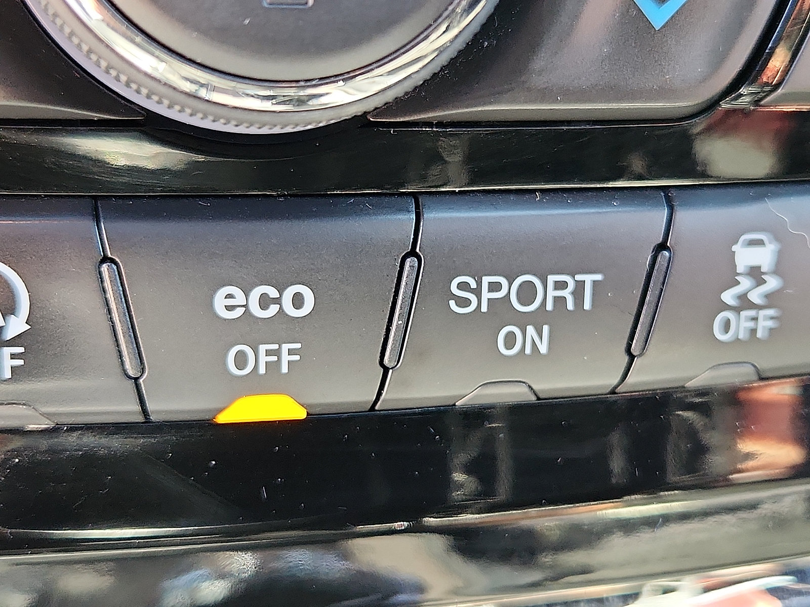 Used 2019 Jeep Grand Cherokee Altitude AWD/4WD image 27