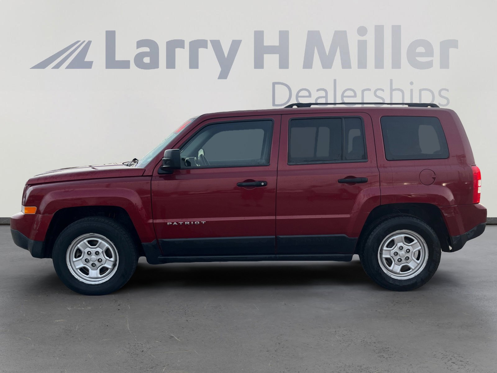 Used 2016 Jeep Patriot Sport image 2