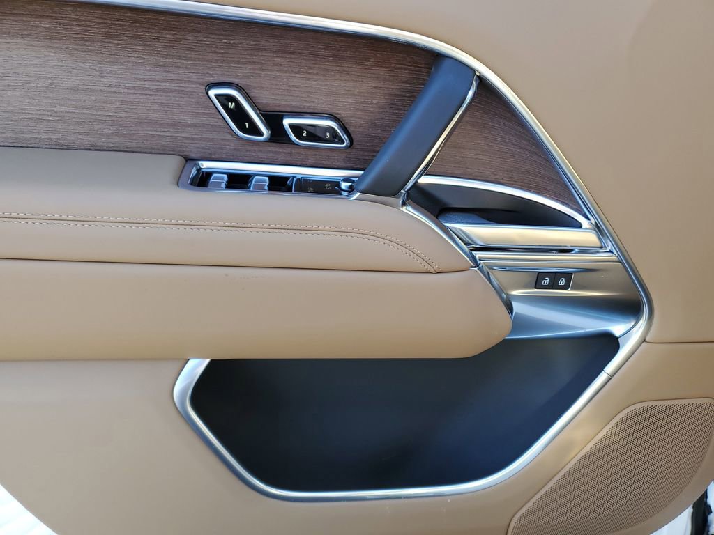 New 2026 Land Rover Range Rover SE image 11