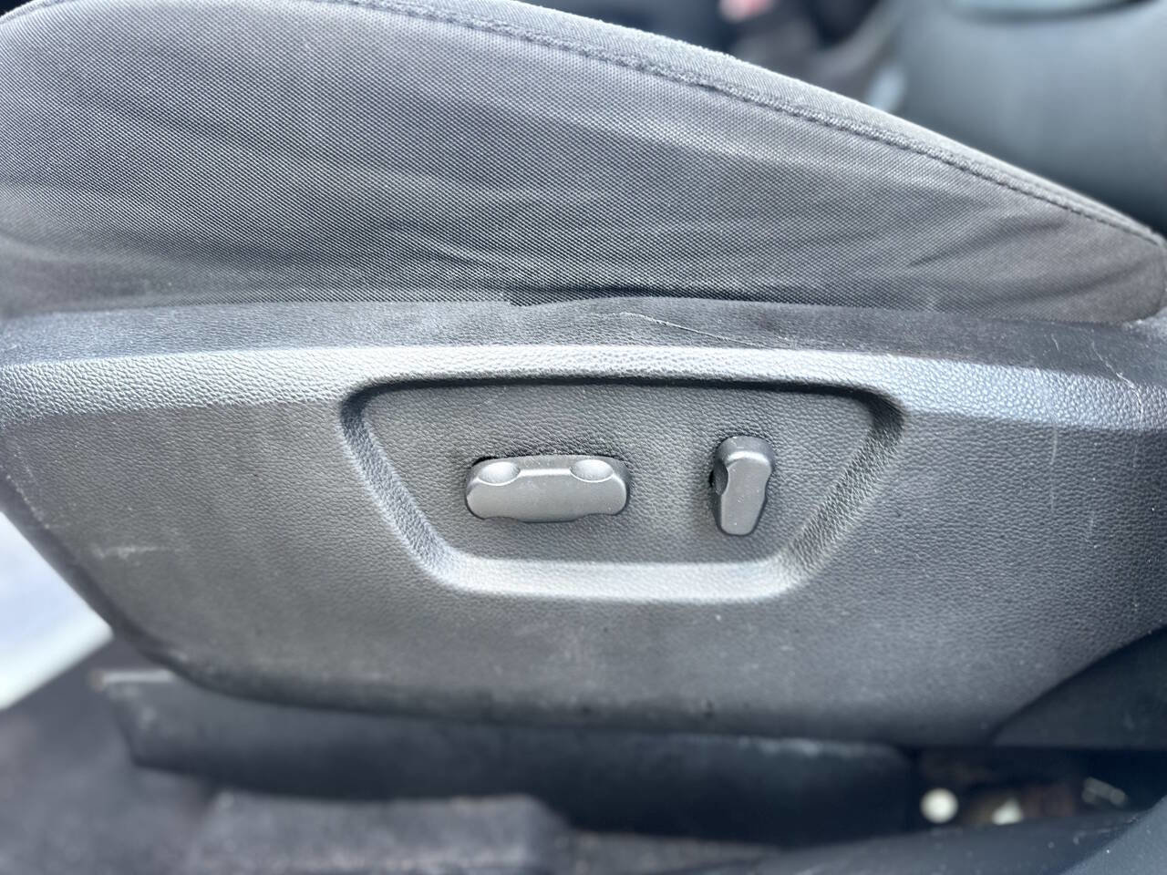 Used 2012 Chevrolet Captiva Sport LT image 11