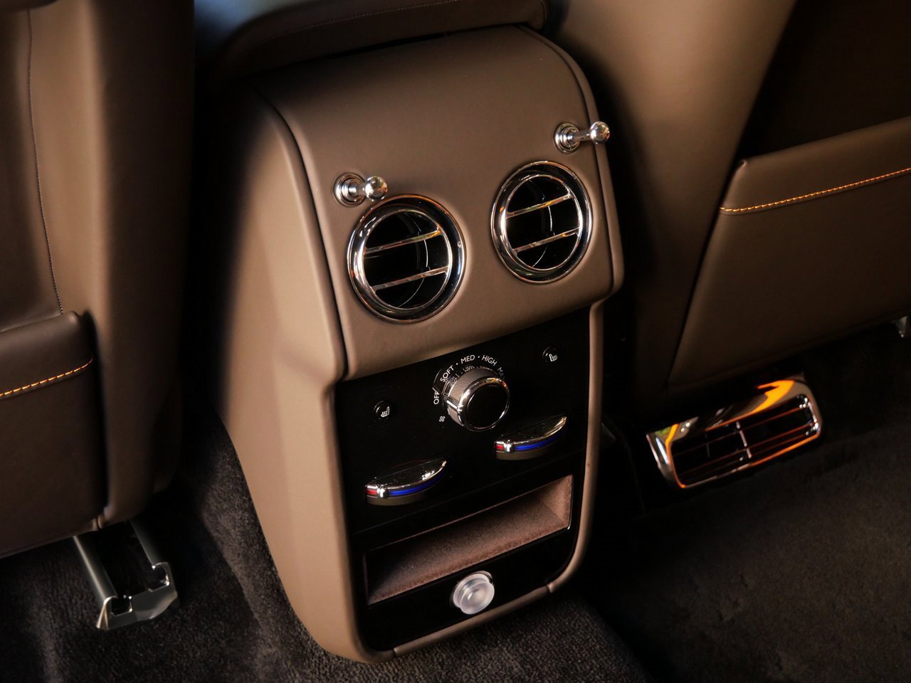 New 2026 Rolls-Royce Cullinan image 28