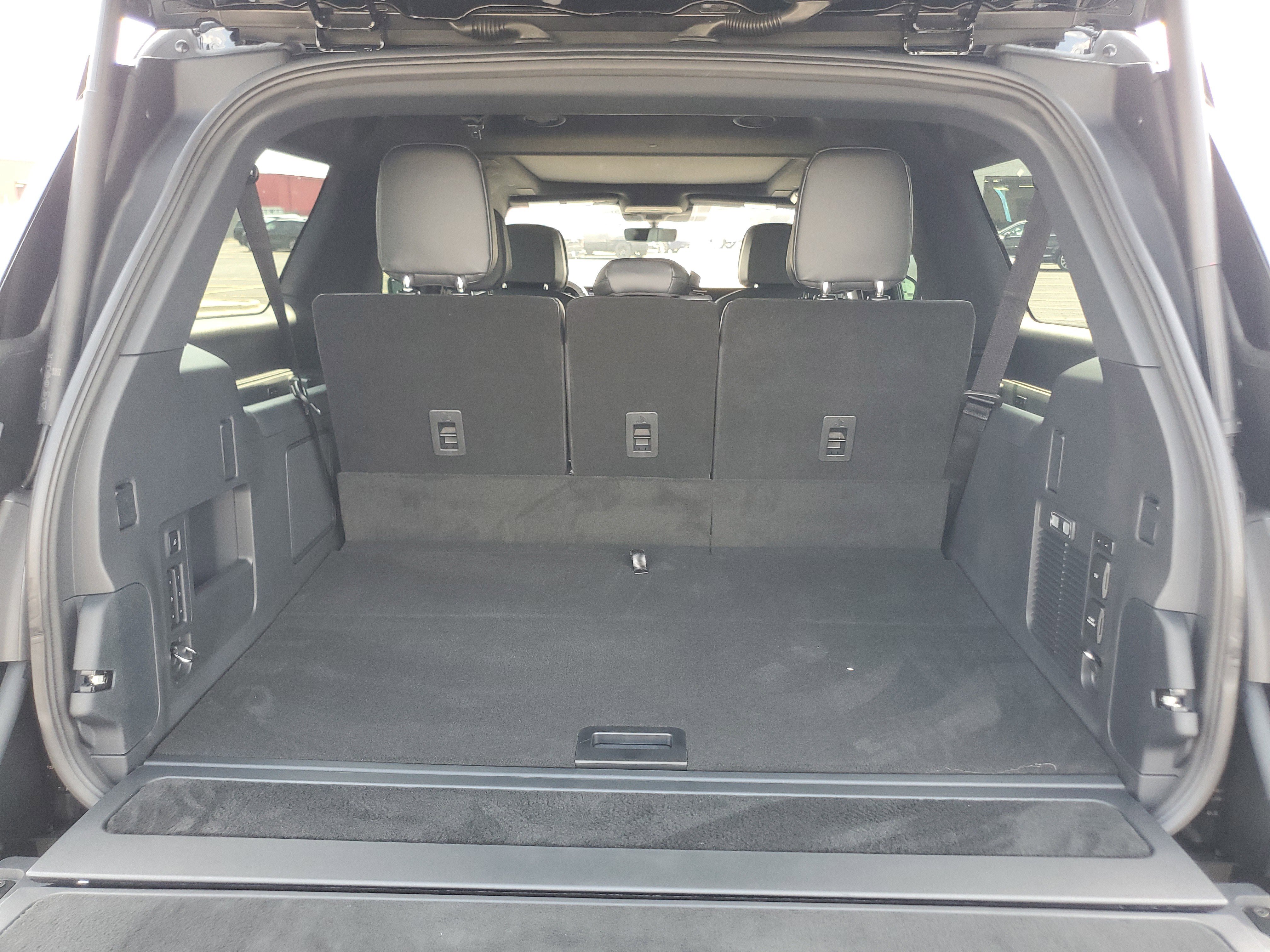 New 2025 Lincoln Navigator L Reserve w/ Jet Appearance Package image 32