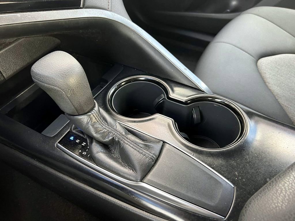 Used 2020 Toyota Camry LE image 35