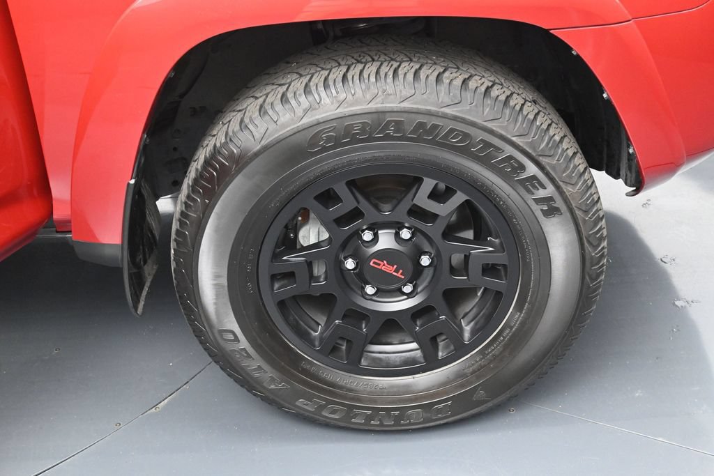 Certified 2024 Toyota 4Runner TRD Off-Road Premium w/ Moonroof Package AWD/4WD image 39