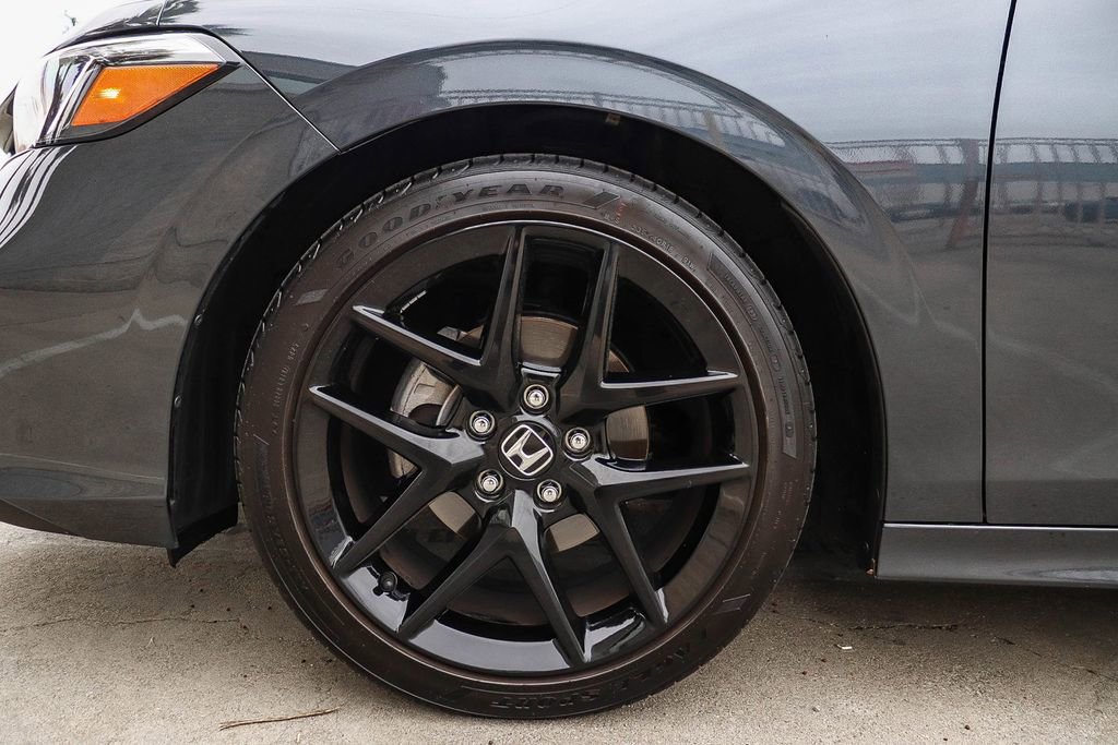 Used 2025 Honda Civic Sport image 11