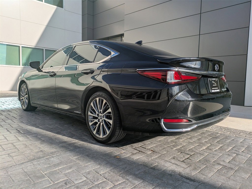 Used 2020 Lexus ES 300h w/ Premium Package image 6