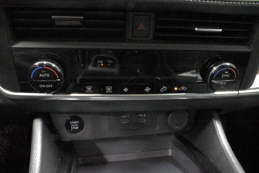 Certified 2024 Nissan Rogue SV image 32