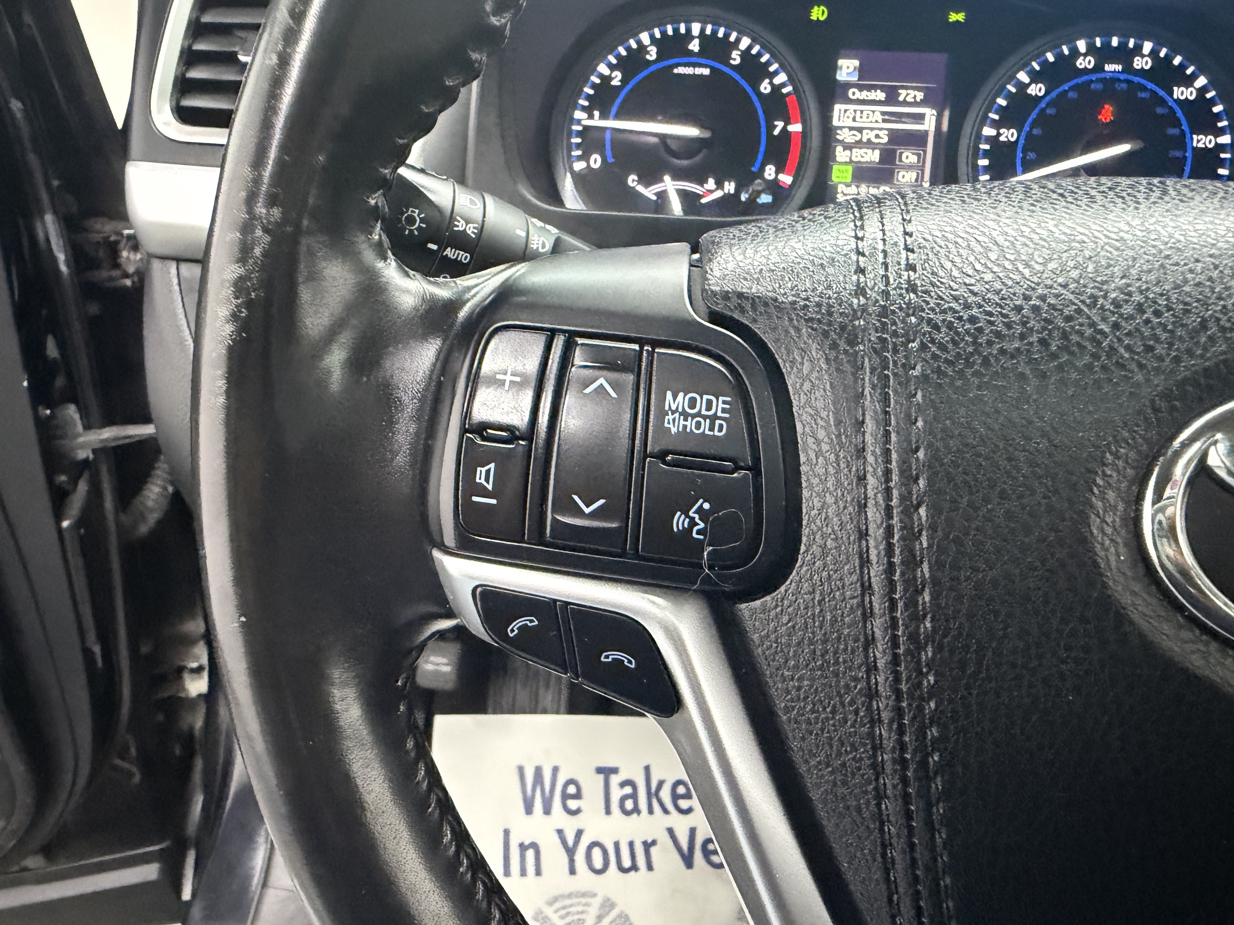 Used 2017 Toyota Highlander XLE AWD/4WD image 18