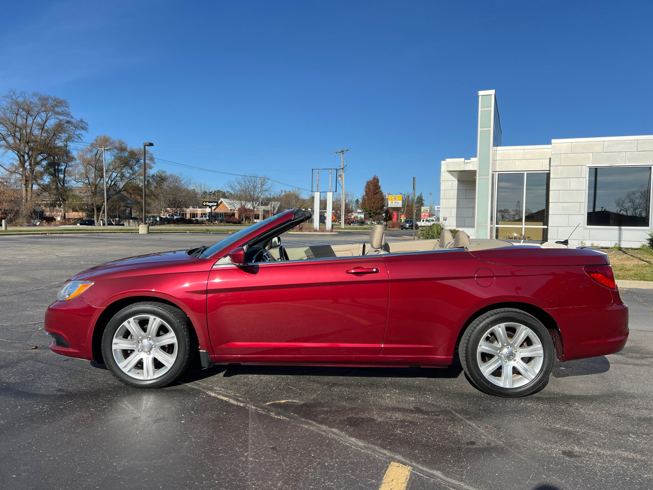 Used 2012 Chrysler 200 Touring image 3