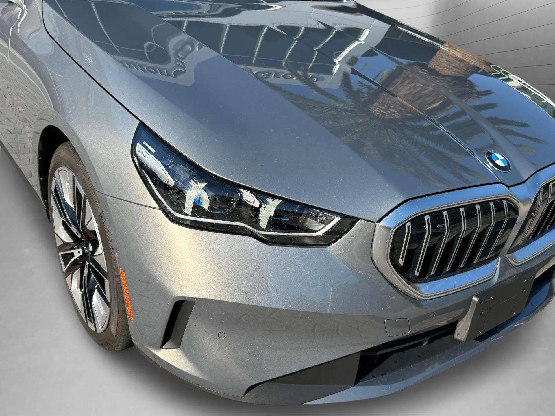 Used 2024 BMW 530i xDrive w/ Premium Package image 23