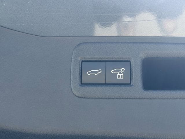 Used 2021 Toyota Venza Limited AWD/4WD image 32