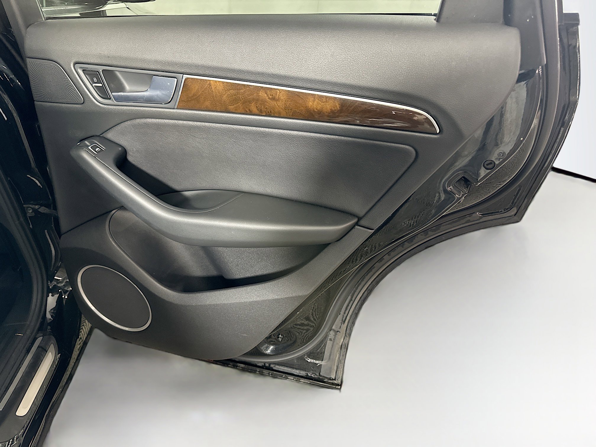 Used 2017 Audi Q5 2.0T Premium Plus w/ Technology Package image 30