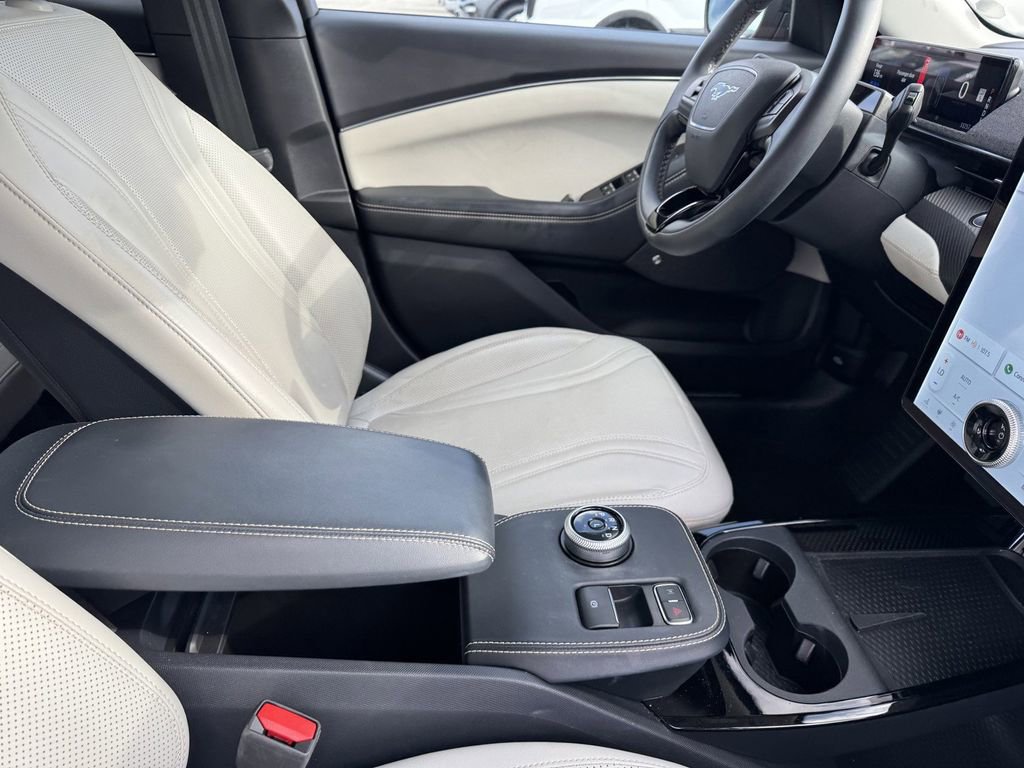 Used 2023 Ford Mustang Mach-E Premium image 6
