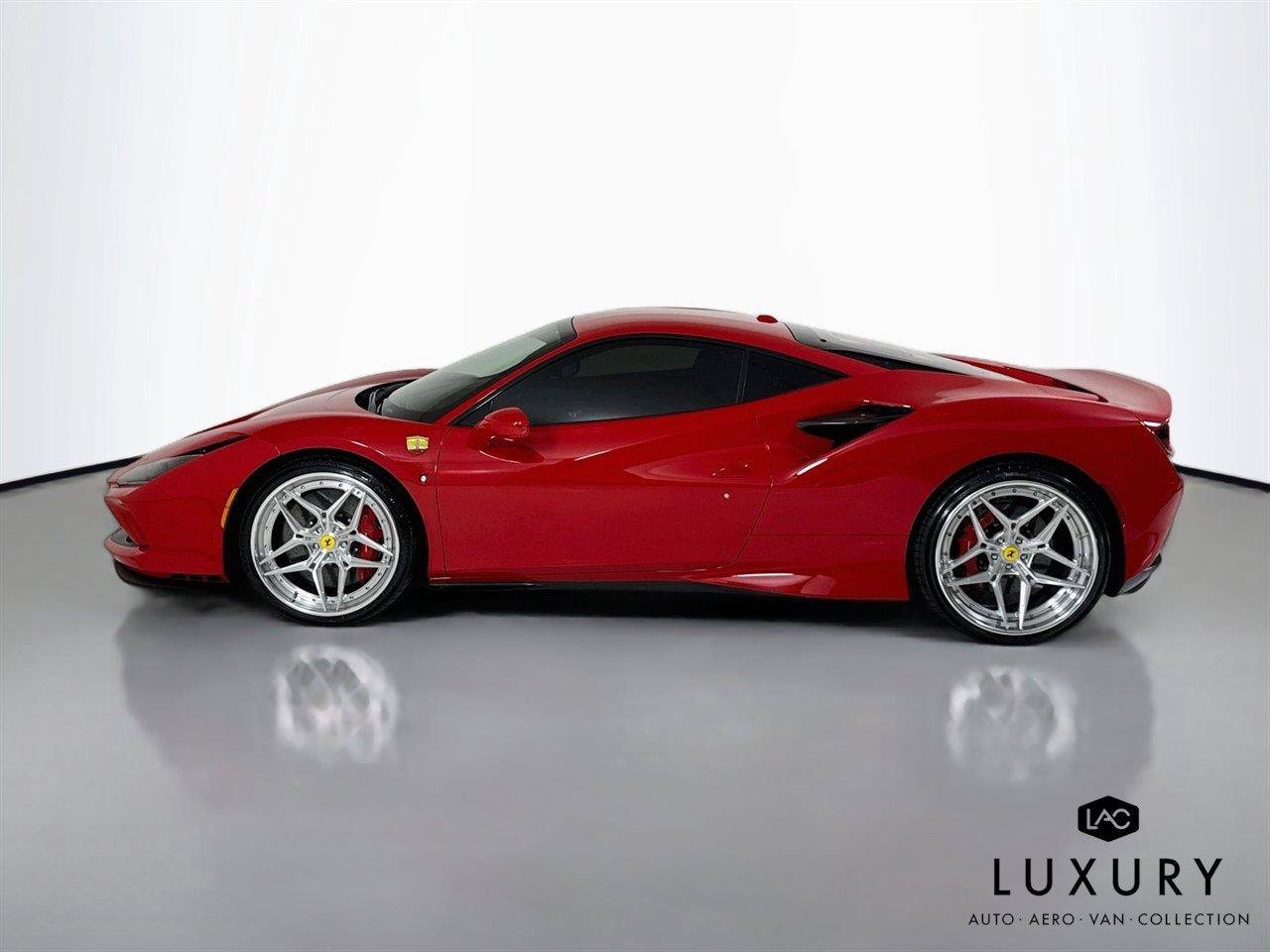 Used 2021 Ferrari F8 Tributo RWD image 8