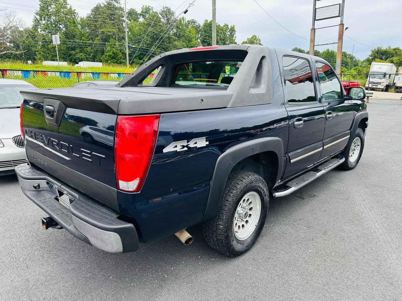 Used 2006 Chevrolet Avalanche LS w/ Sun And Sound Package AWD/4WD image 5