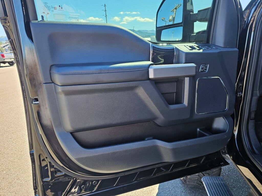 Used 2022 Ford F350 Platinum AWD/4WD image 16