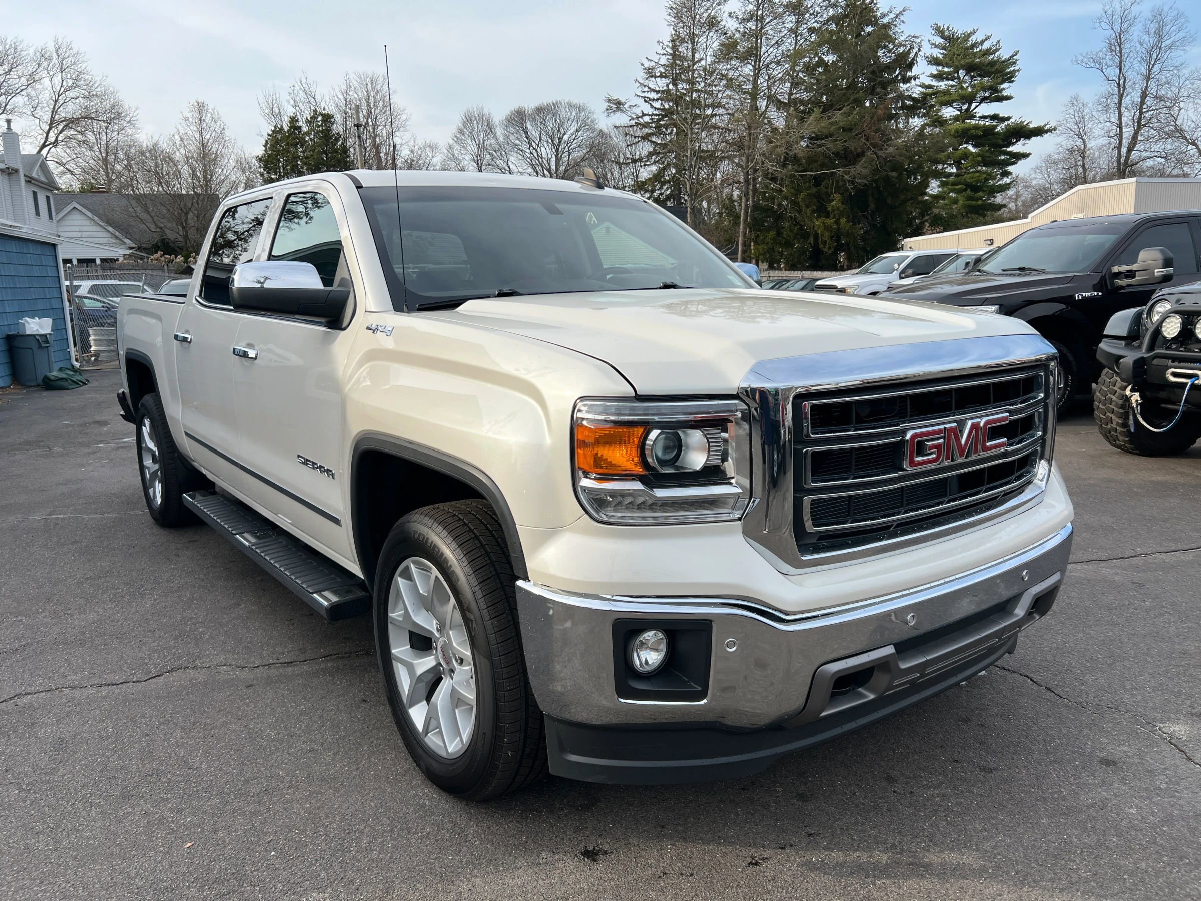 Used 2015 GMC Sierra 1500 SLT w/ SLT Crew Cab Value Package image 8