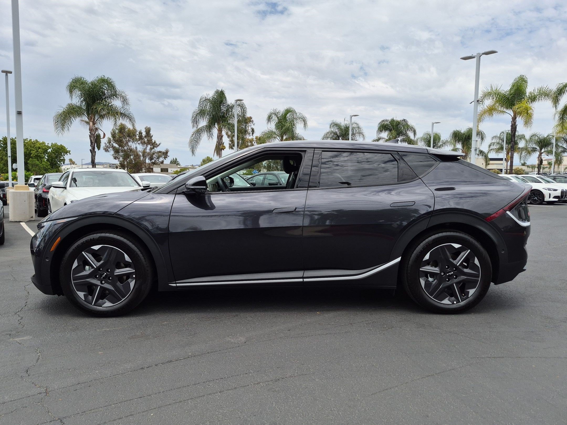 Used 2025 Kia EV6 Light w/ Light LR Technology Package RWD image 7