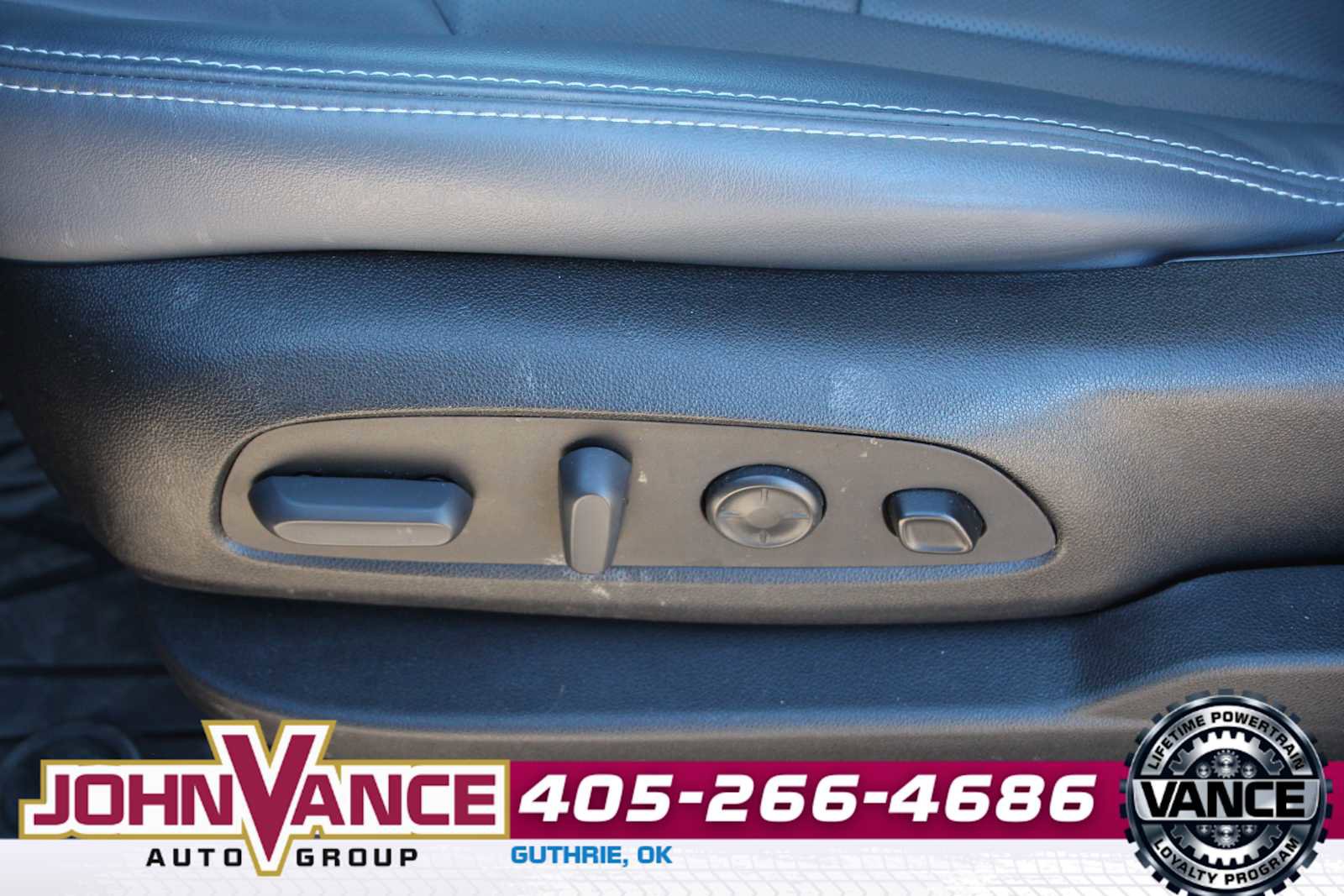 Used 2023 Buick Enclave Premium w/ Experience Buick Package image 27