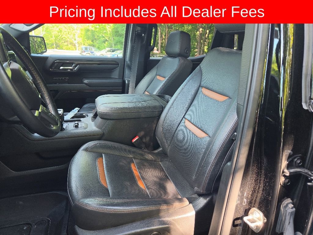 Used 2023 GMC Sierra 1500 AT4 w/ Technology Package AWD/4WD image 2