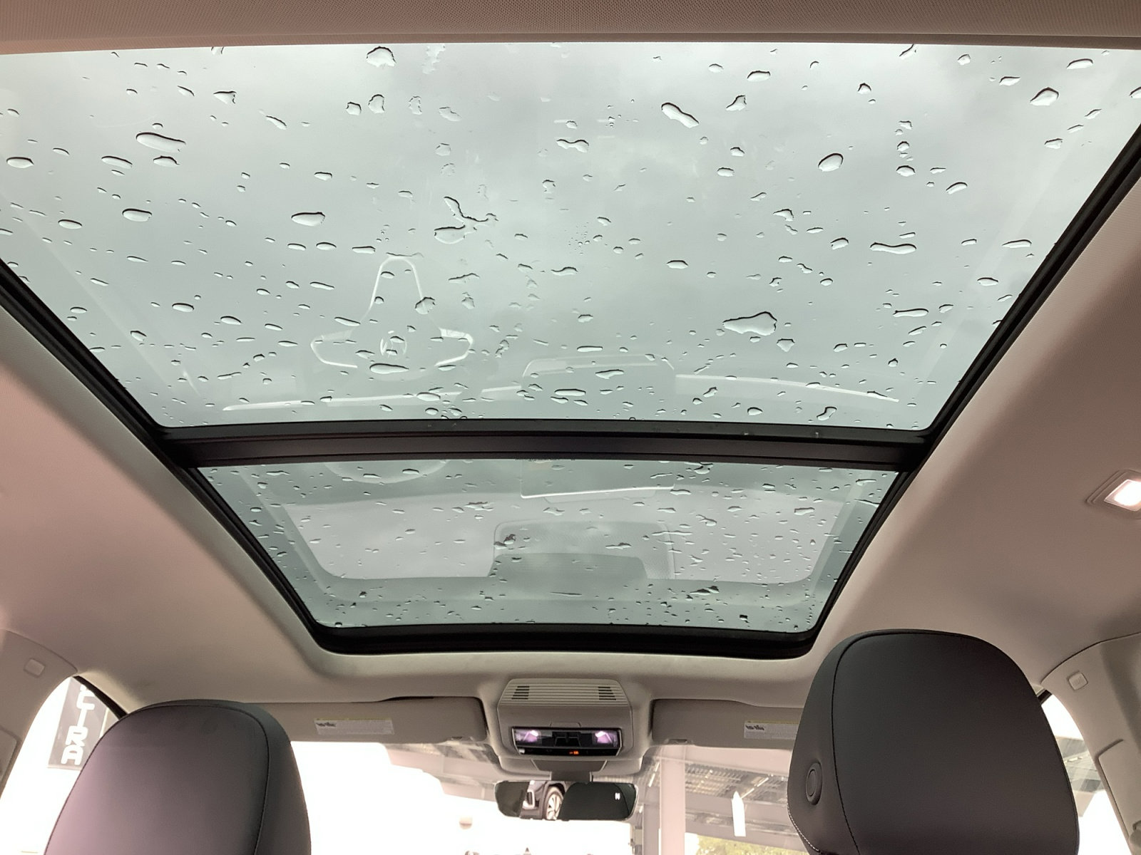 New 2026 Volkswagen Tiguan SE image 18