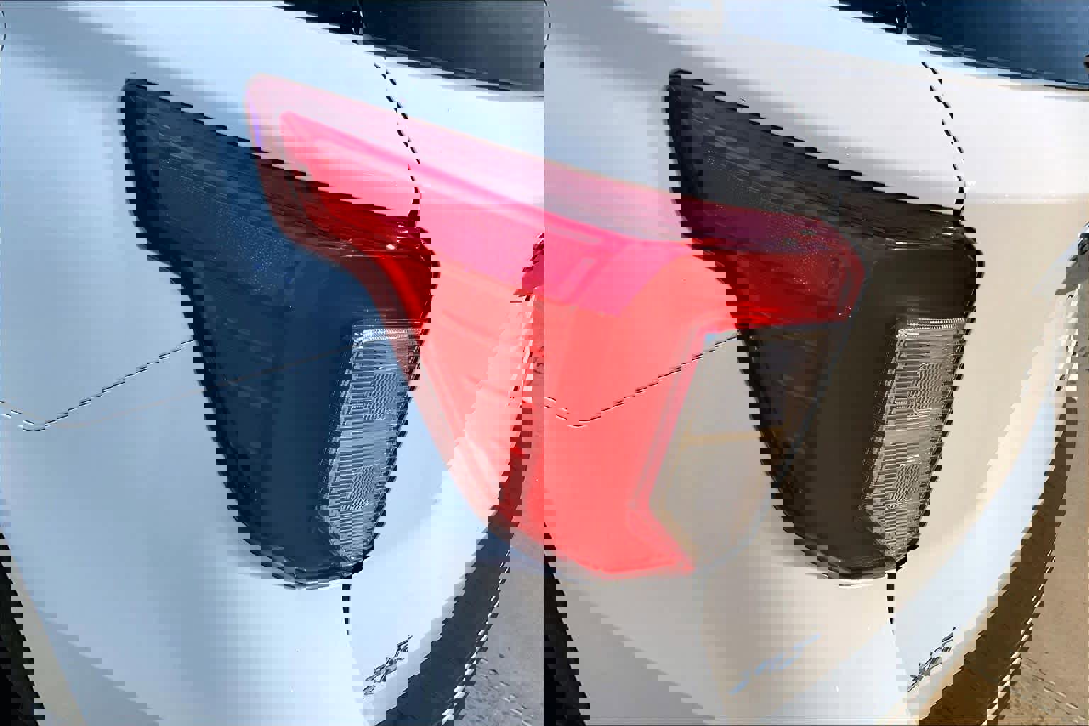 Used 2024 Ford Explorer XLT w/ Equipment Group 202A image 28