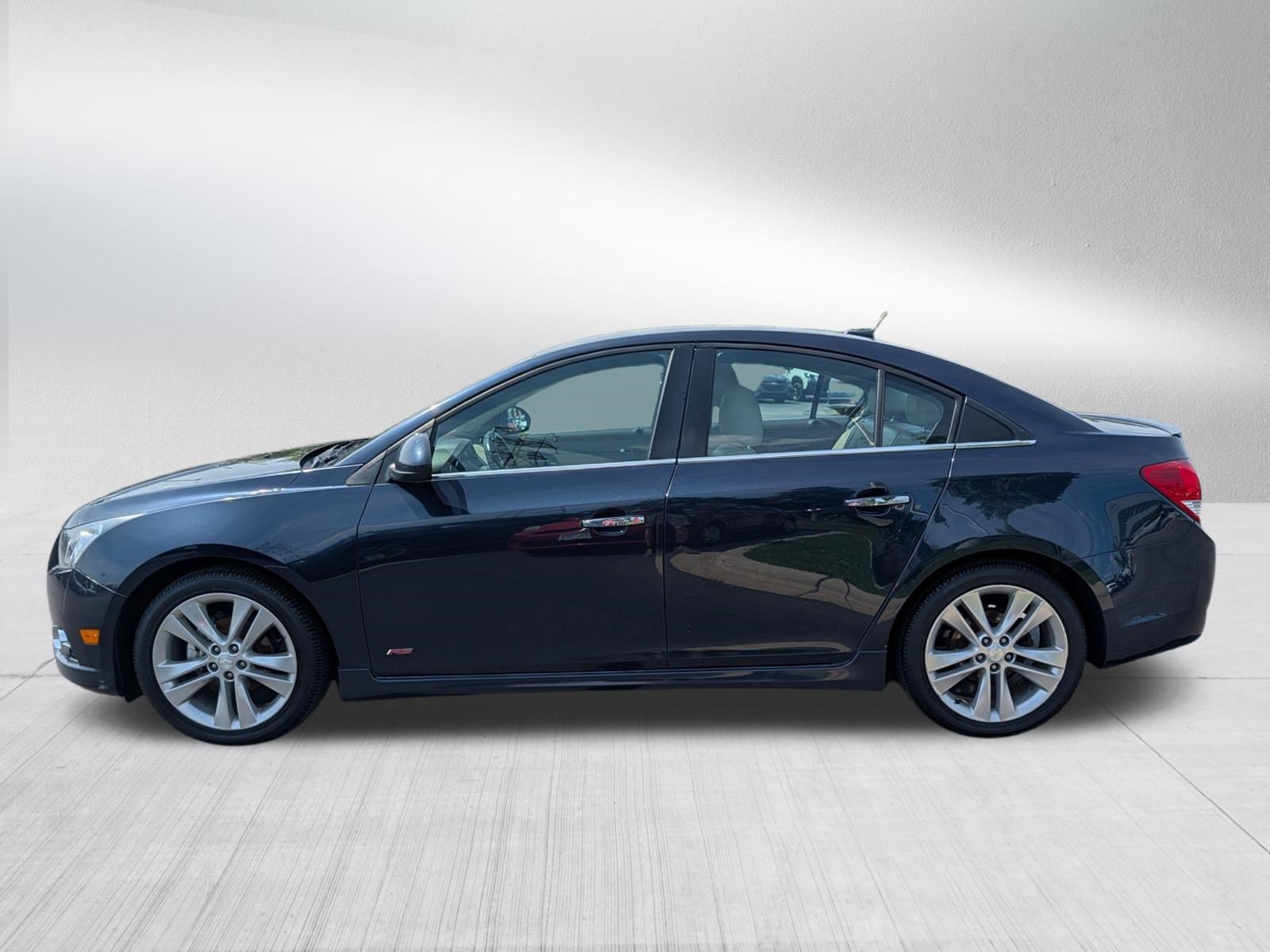 Used 2014 Chevrolet Cruze LTZ w/ RS Package FWD image 4