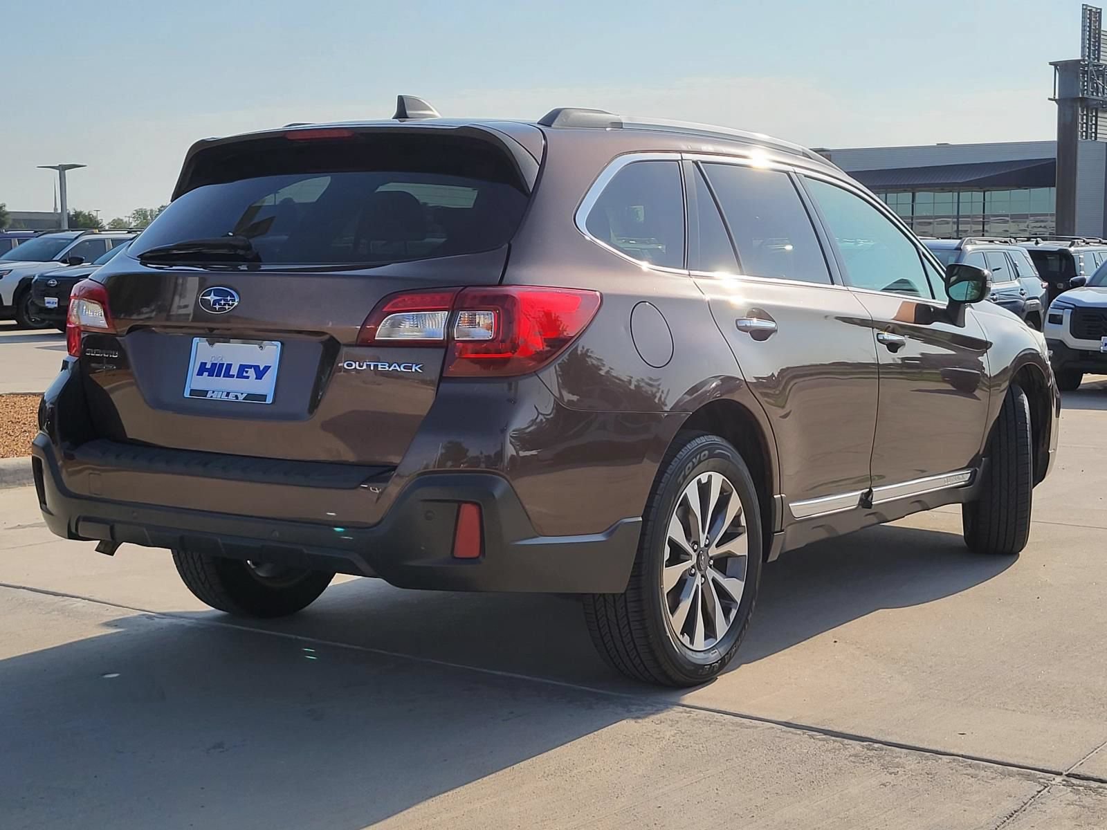Used 2019 Subaru Outback 2.5i Touring w/ Popular Package #3A AWD/4WD image 4