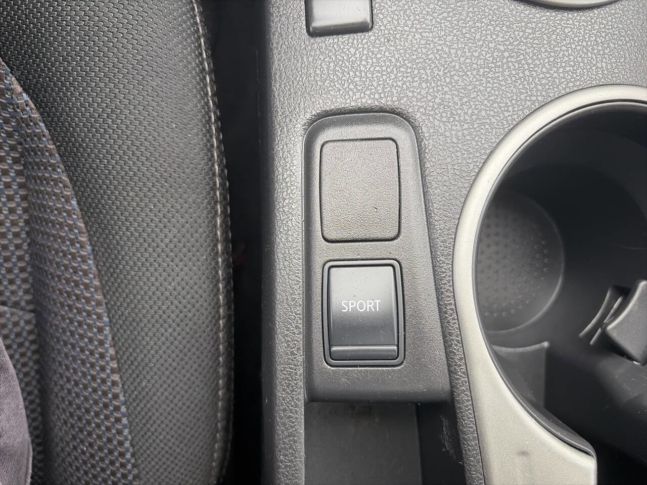 Used 2013 Nissan Rogue SV w/ Premium Pkg image 31