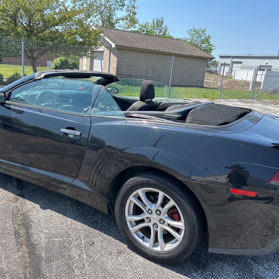 Used 2015 Chevrolet Camaro LT RWD image 4