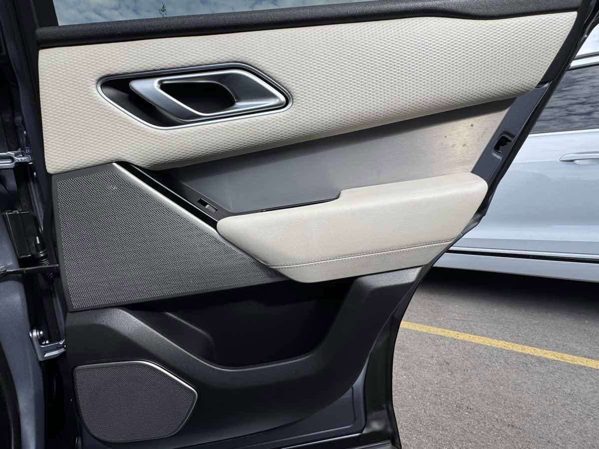 Used 2020 Land Rover Range Rover Velar R-Dynamic S image 38