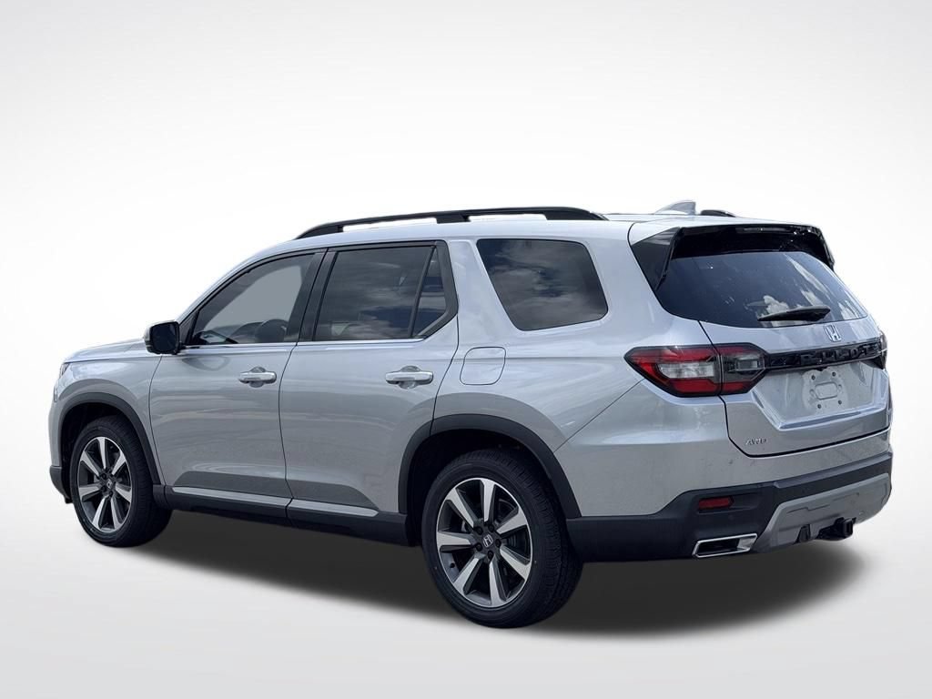 Used 2025 Honda Pilot Elite image 8