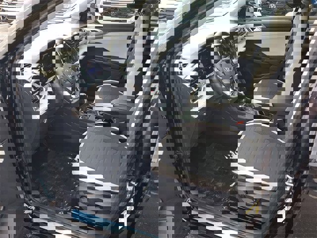 Certified 2025 Volkswagen Taos SE image 16