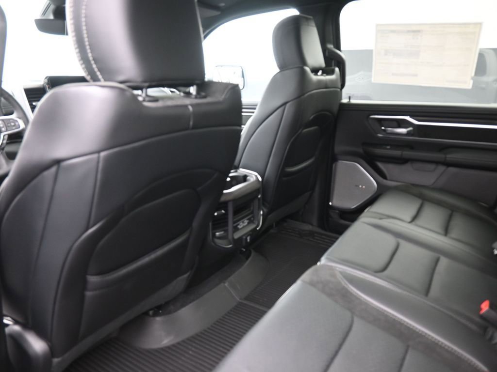 New 2026 RAM 1500 Laramie AWD/4WD image 10