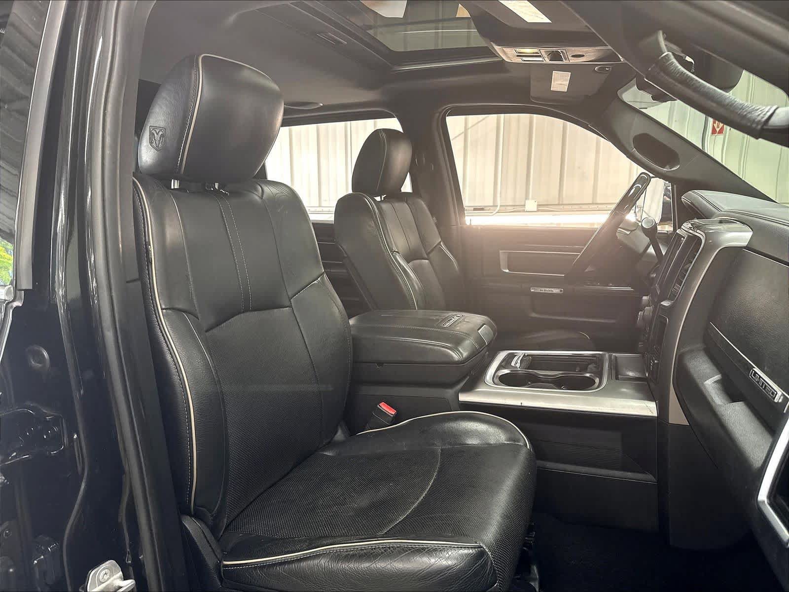 Used 2016 RAM 2500 Limited AWD/4WD image 32