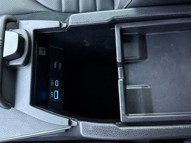 Used 2021 Toyota Avalon XSE image 22