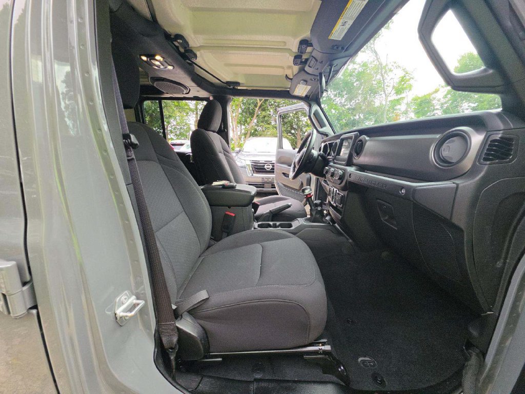 Used 2022 Jeep Wrangler Unlimited Sport AWD/4WD image 5